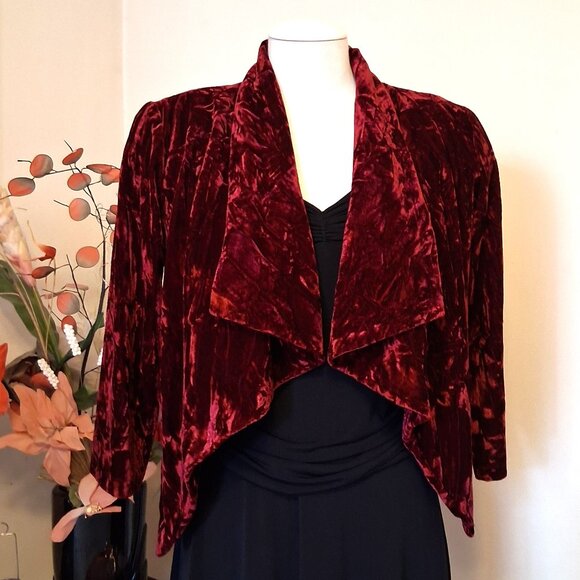 NWOT JOLIBEL Woman's Elegant Shrugs Wine Red Burgundy ¾ Sleeves Cropped Top 8 - Picture 1 of 9
